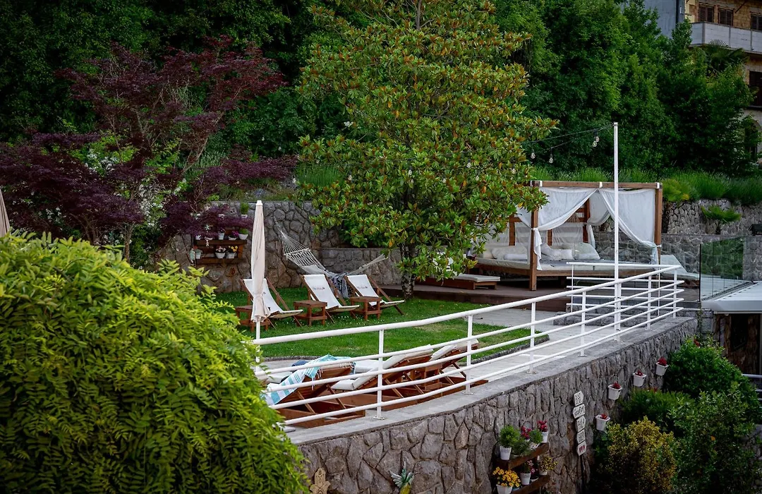 Villa Nada-1